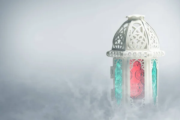 Lampa Arabska Kolorowym Światłem Tłem Mgły — Zdjęcie stockowe