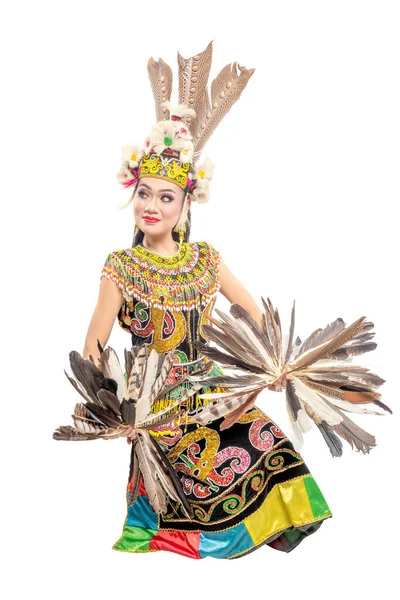 Aasialainen Nainen Tanssimassa Itä Kalimantanin Perinteinen Tanssi Giring Giring Tanssi — kuvapankkivalokuva