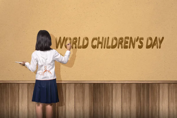 Widok Tyłu Azji Cute Girl Malowanie Świata Dzieci Dzień Tekst — Zdjęcie stockowe