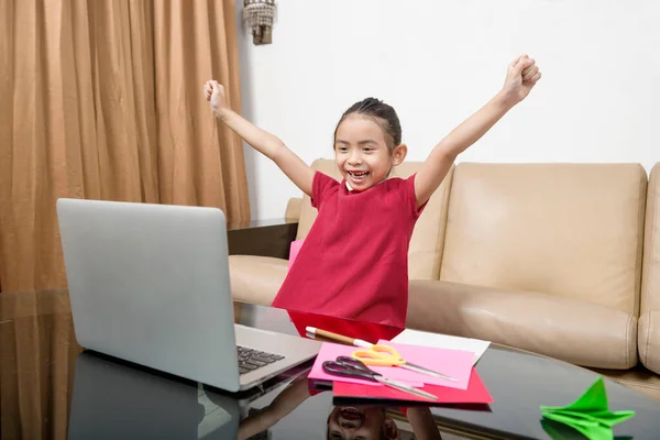 Menina Asiática Com Laptop Atendendo Aula Escola Line Casa Educação — Fotografia de Stock