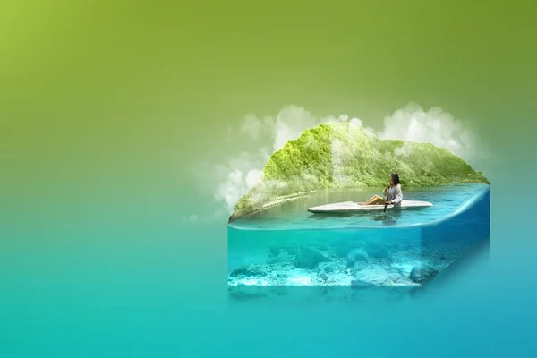 水中の景色を望む湖でカヤックを漕ぐアジアの女性 環境コンセプト — ストック写真