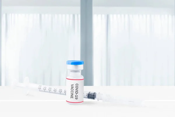 Spuit Covid Vaccins Tafel Het Ziekenhuis — Stockfoto