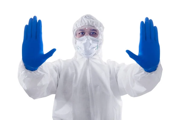 白い背景の上に隔離された手のジェスチャーで立って保護スーツと手袋を持つ健康労働者の男 — ストック写真