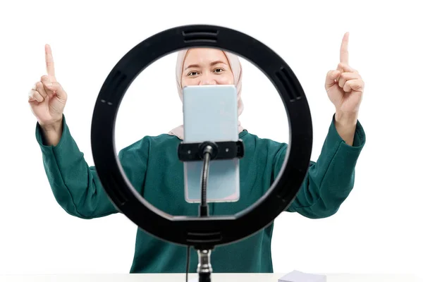 Asian Muslim Woman Mobile Phones Lighting Equipment Make Vlog Isolated — Stock Photo, Image