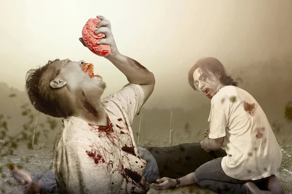 Страшные Зомби Кровью Раной Теле Поедающие Мозг Мертвеца Поле — стоковое фото