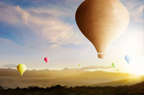 Balão Colorido Voando Com Fundo Céu Por Sol — Fotografia de Stock
