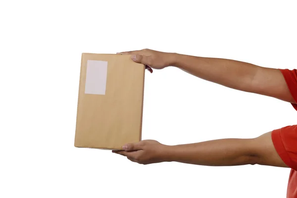 Sosteniendo caja de paquete marrón —  Fotos de Stock