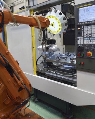 Robot metal parçası yapma