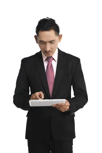 Ο άνθρωπος των επιχειρήσεων holding υπολογιστή tablet — Φωτογραφία Αρχείου