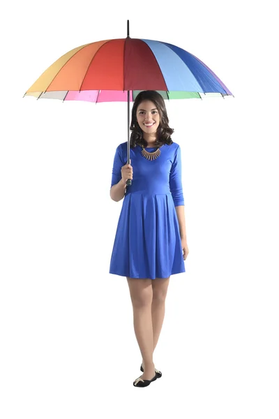 Mulher asiática segurando guarda-chuva colorido — Fotografia de Stock
