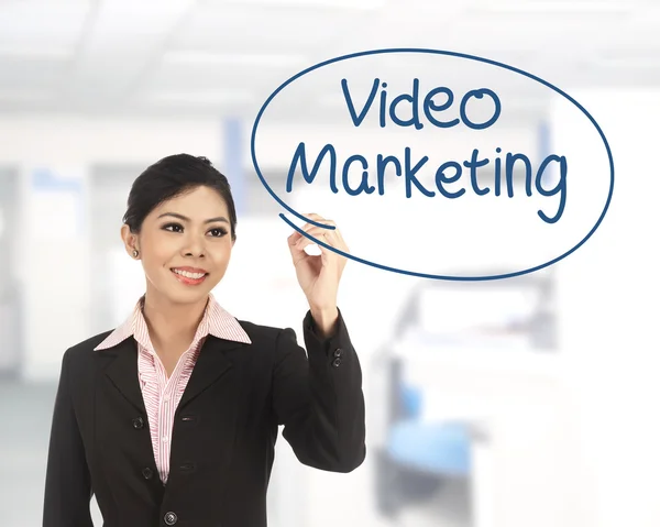 Asiatico business donna scrittura video marketing — Foto Stock