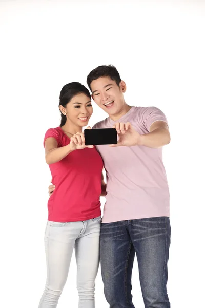 Asian pár selfie a mobiltelefon — Stock Fotó