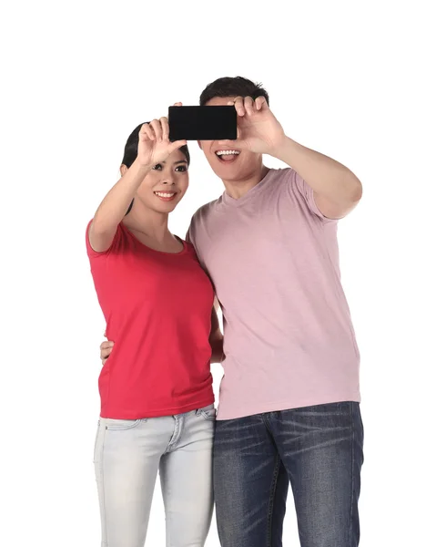 Asian couple selfie with cellphone — Stock Photo, Image