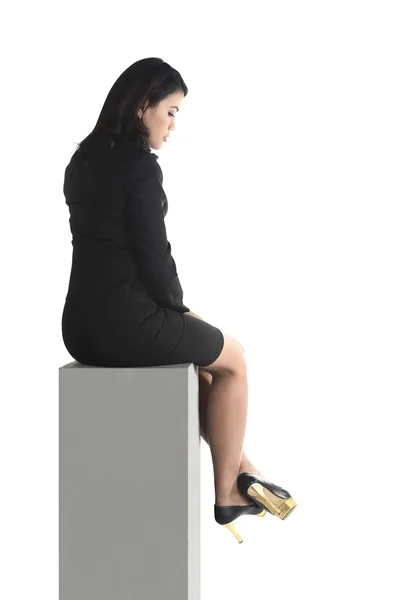 ブロックの上に座ってアジア ビジネス女性 — ストック写真