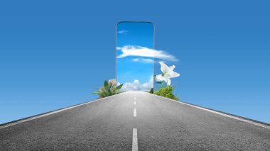 Asfalt yolu mavi gökyüzü arkaplanlı cep telefonu ekranında manzara manzarasına doğru. Model veya Kopyala uzayı. Seyahat kavramı