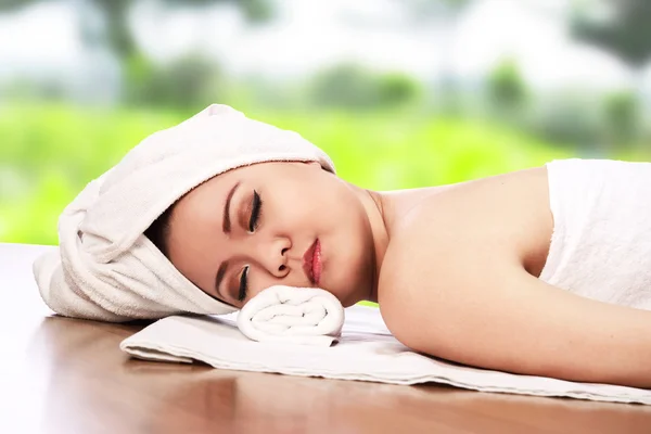 Asian woman relaxed on the spa — Stock Photo, Image