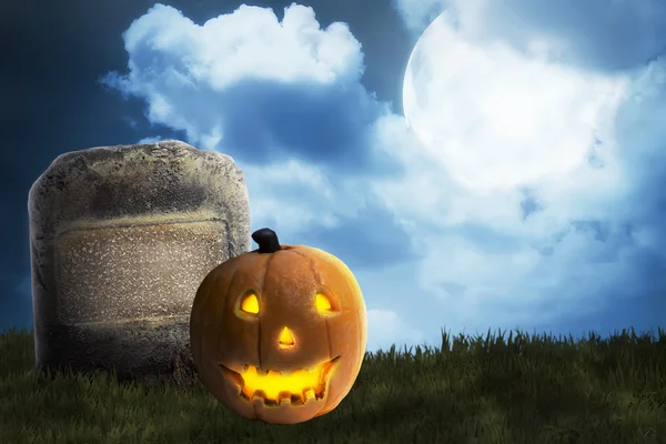 Jack O'Lantern σχετικά με το νεκροταφείο — Φωτογραφία Αρχείου