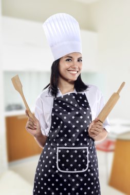 Genç bayan şef.