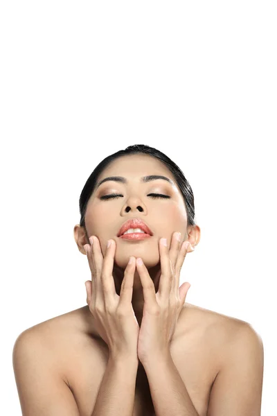 Mulher asiática com pele limpa e fresca — Fotografia de Stock