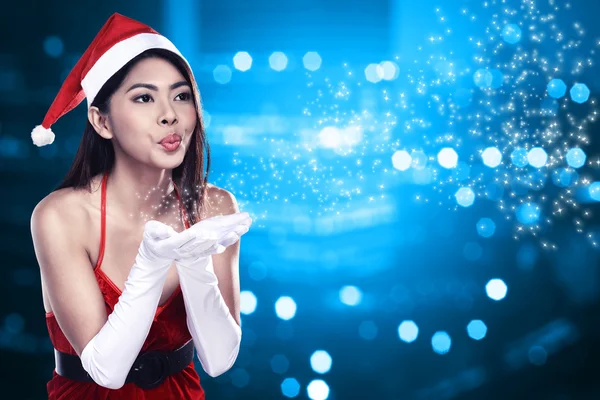 Asiatische Frau im Weihnachtsmann-Kostüm — Stockfoto