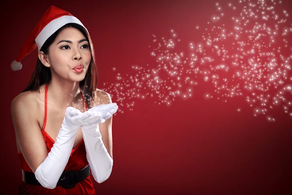 Asiatische Frau im Weihnachtsmann-Kostüm — Stockfoto