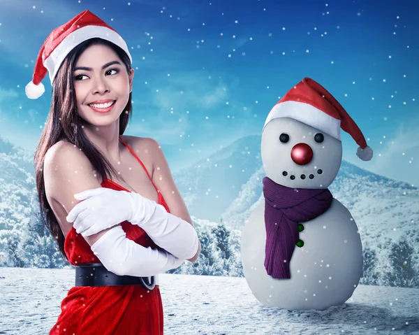 Asiatische Frau im Weihnachtsmann-Kostüm — Stockfoto