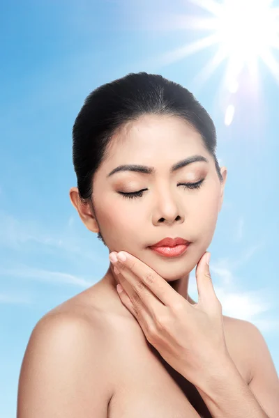 Beautiful asian woman with clean skin — Stock Photo, Image