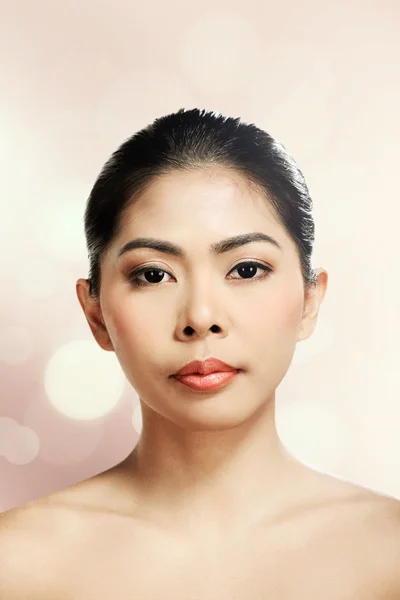 Beautiful asian woman with clean skin — Stock Photo, Image