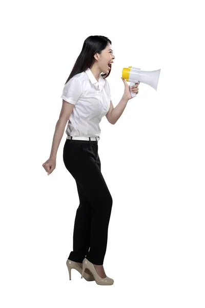 Asiática empresária segurando megafone — Fotografia de Stock