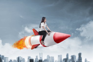 Asya işkadını uçan araba roket