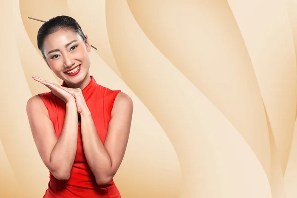 Chinese woman in cheongsam dress — Stock Photo, Image