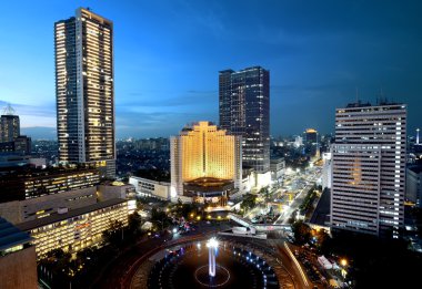 Gece şehir Jakarta