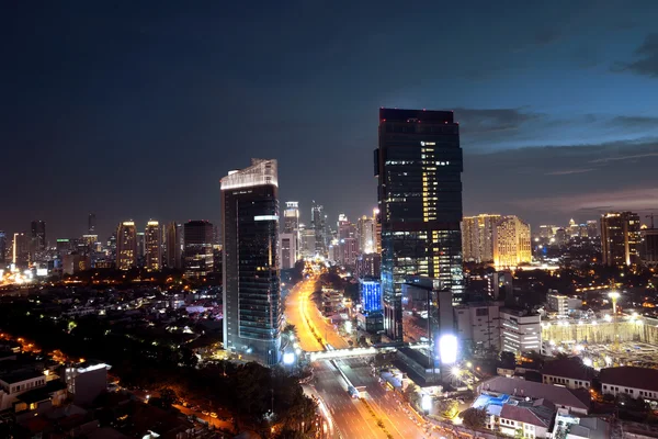 Gece şehir Jakarta