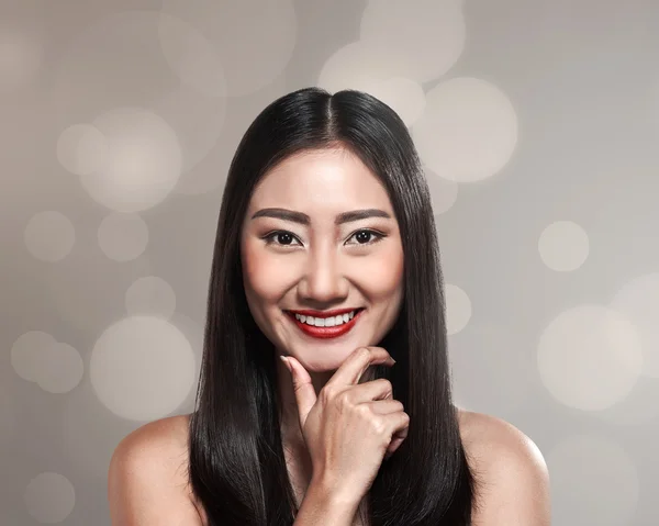 Beautiful Asian Woman — Stock Photo, Image