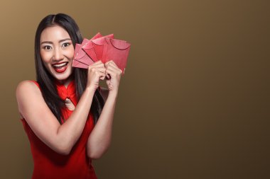 Çinli kadın holding angpao