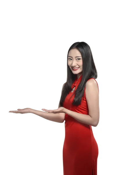 Chinese woman in red cheongsam dress — Stock Photo, Image