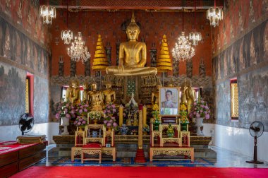 Ayutthaya / Tayland / 8 Ağustos 2020: Wat Suwandararam Ratchaworawihan, Kral I. Rama 'nın babası tarafından Ayutthaya Dönemi' nin bitiş safhasında inşa edilmiştir.).