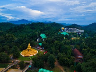 Saraburi, Tayland, 31 Ekim 2020. Wat Pa Sawang Bun, 1985 yılında babasının arazisinde Luang Pho Somchai Punyamano tarafından inşa edildi..