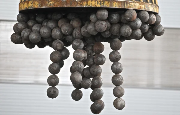 Magnet holds grinding balls — Stock Photo, Image