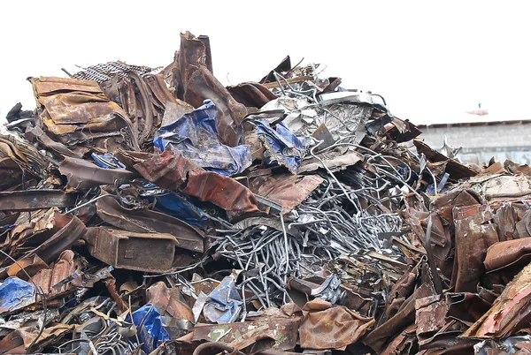 büyük hurda metal yığını
