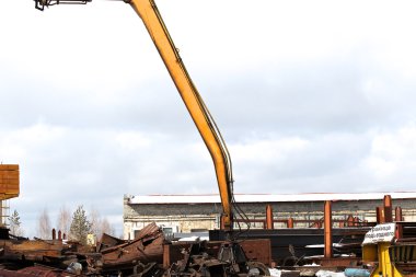 hurda metal taşımak için vinç