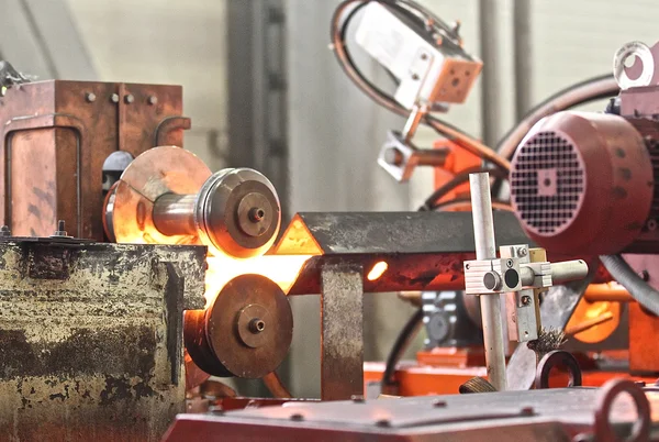 Verplaatsen van het verhit metalen staaf — Stockfoto