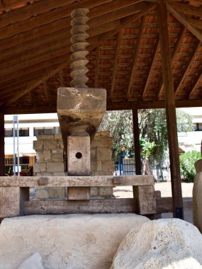 M.S. 7 - 9 yüzyıllar arasında kullanılan Bizans döneminin canlı petrol baskısının yeniden inşası, Limasol, Kıbrıs