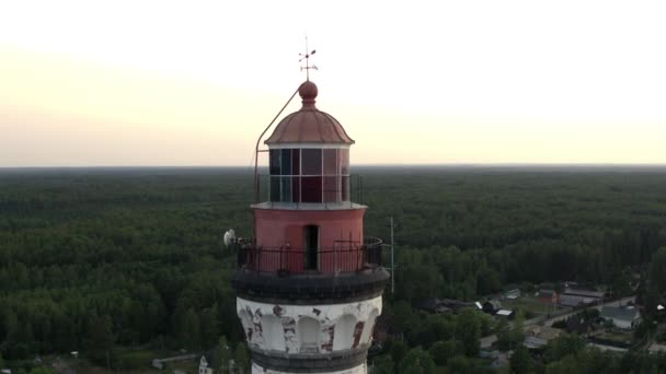 Ladoga Gölü Ndeki Osinovetsky Deniz Fenerinin Etrafında Uçuş — Stok video