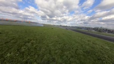 Otomobil yarışlarına arabalar katılıyor