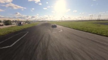 Otomobil yarışlarına arabalar katılıyor