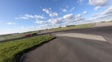 Otomobil yarışlarına arabalar katılıyor