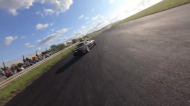 Otomobil yarışlarına arabalar katılıyor