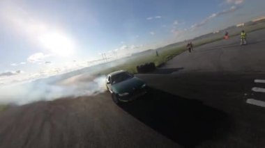 Otomobil yarışlarına arabalar katılıyor