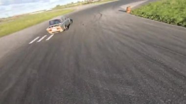 Otomobil yarışlarına arabalar katılıyor